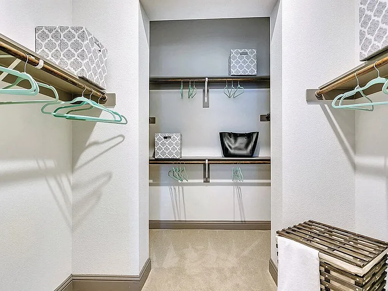 The Huntington Apartments — Photo 13
