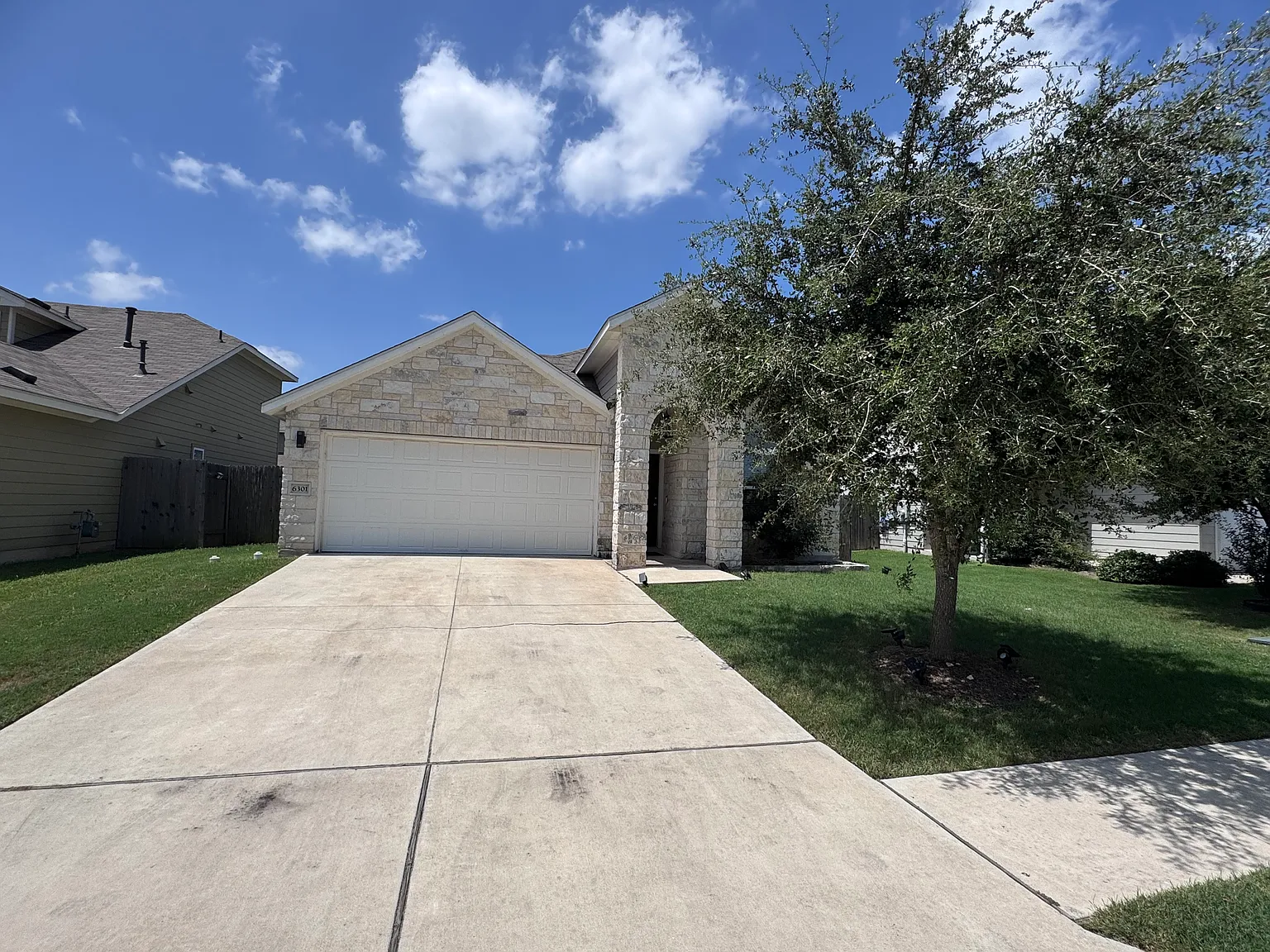 3 bed, 1381 sqft, $2,900 — Photo 2