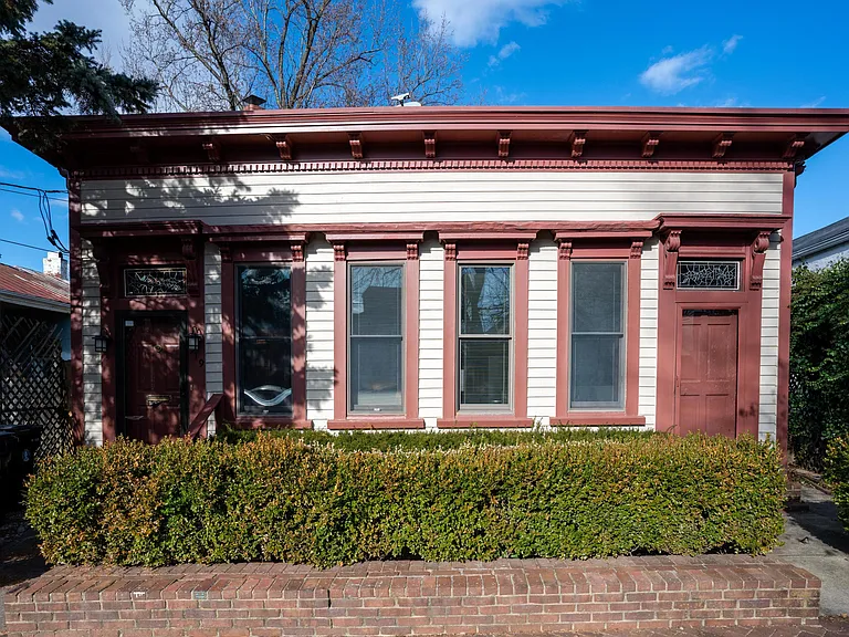 919 Franklin St — Photo 1