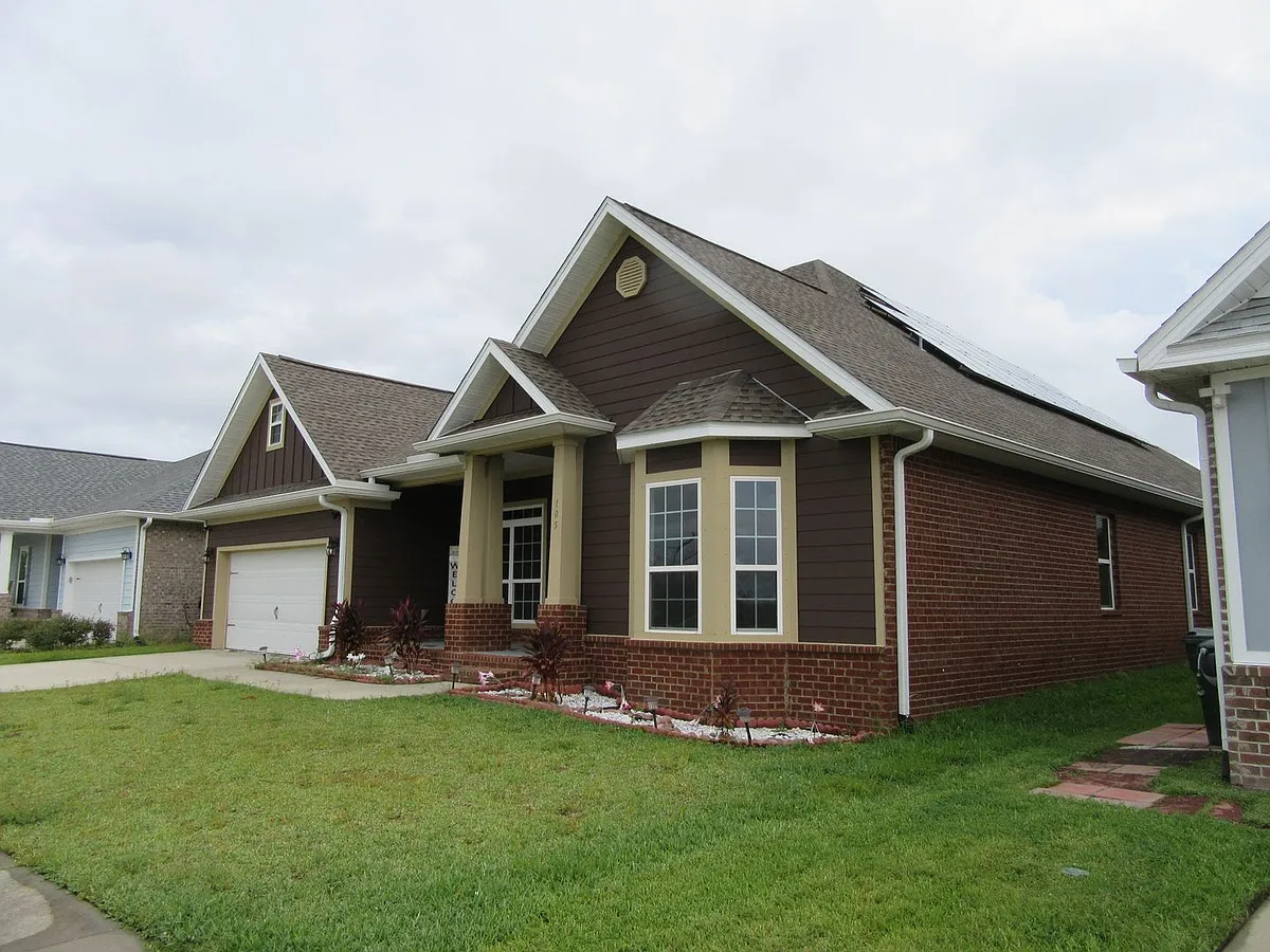 Photo 2 of 56 - 105 N Shoreview Dr - Panama City, FL Building Photo - 105 N Shoreview Dr