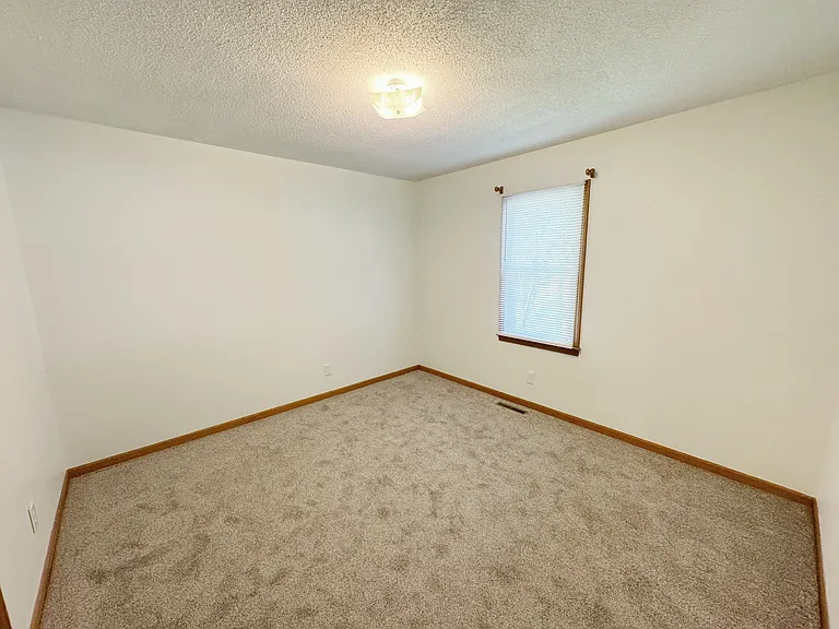 802 N College Ave — Photo 3