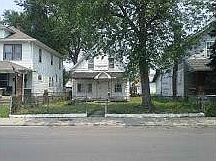 2nd image of 1113 N Dearborn St