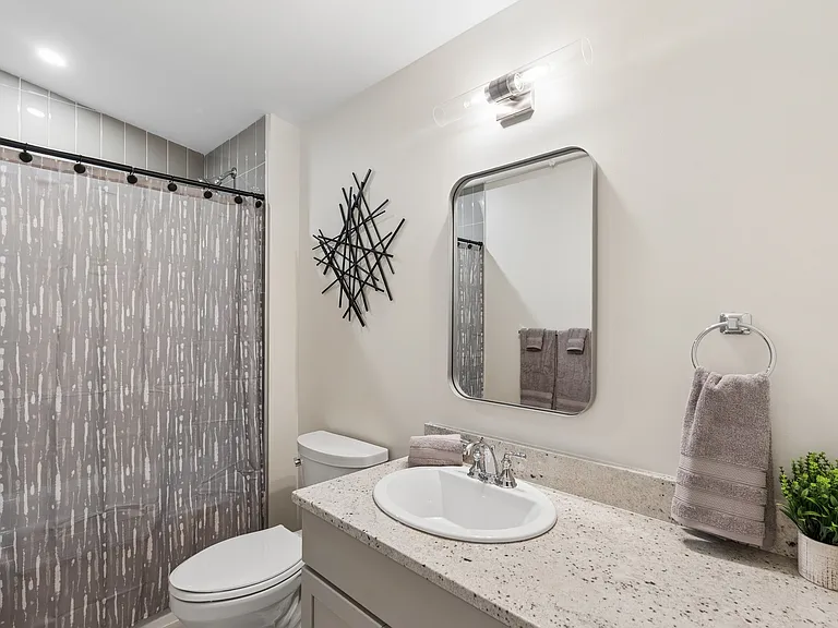 129 Main St #302 — Photo 34