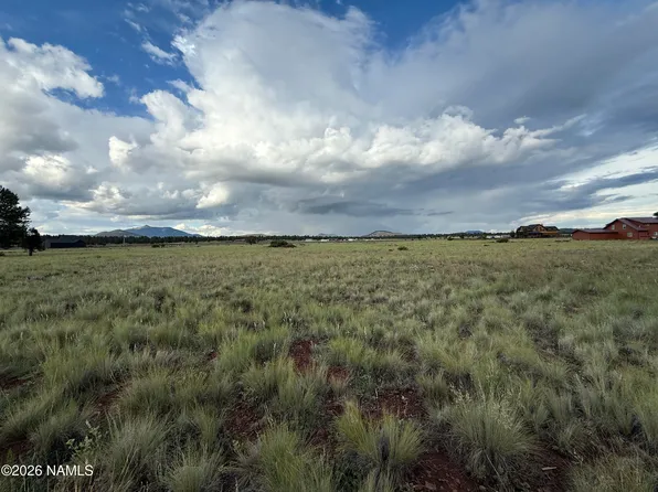 3 N Spring Valley Rd, Parks, AZ 86018