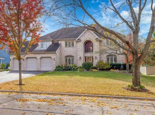 170 Plumtree Ln, West Chicago, IL 60185