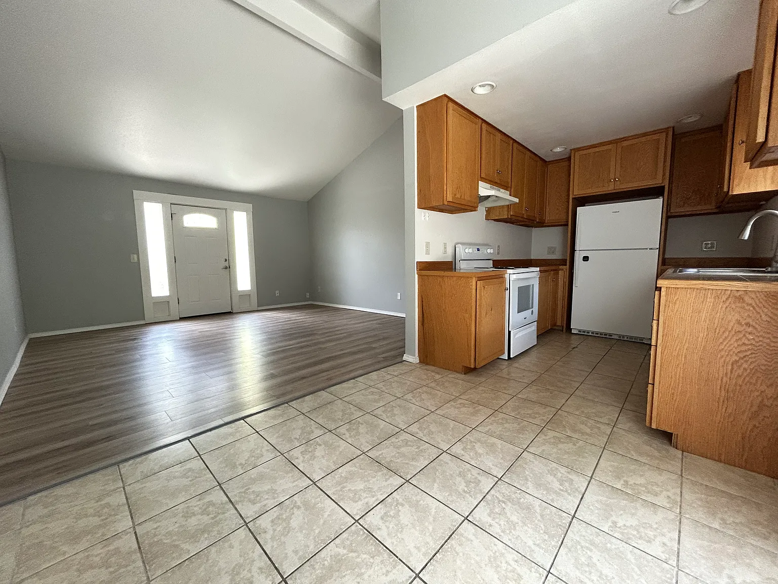 3 bed, 1008 sqft, $1,775 — Photo 3