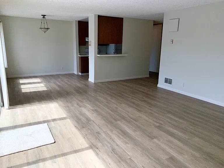 1190 W. Hillsdale Blvd. — Photo 11