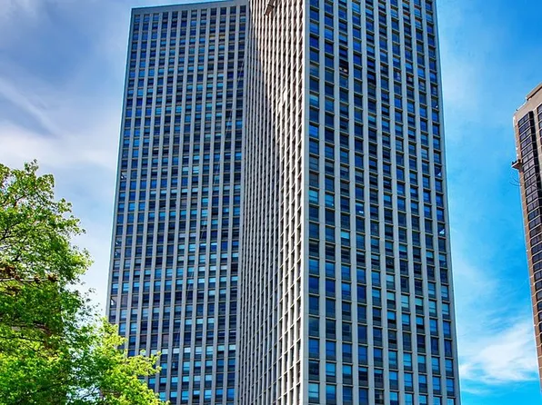 2626 N Lakeview Ave APT 2911, Chicago, IL 60614
