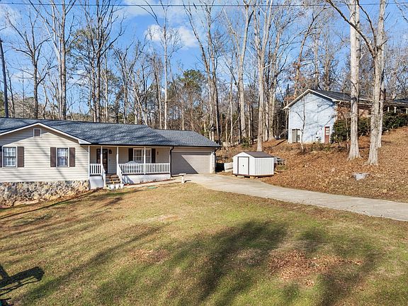 3rd image of 222 Robin Ln