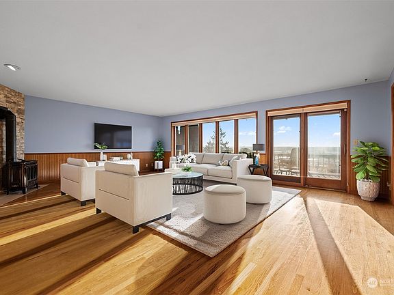 4th image of 1802 65th Avenue NE