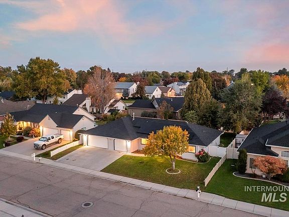 5th image of 614 Astor Ave