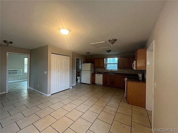 5th image of 1341 N Merlin Ter