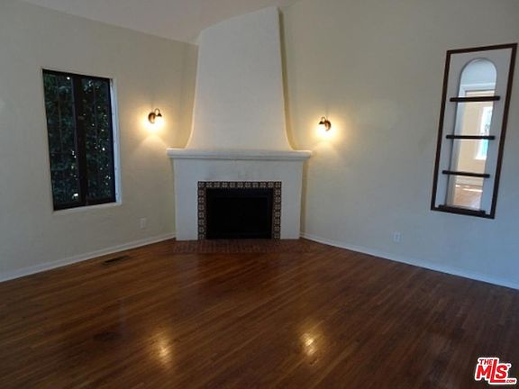 3rd image of 1652 S Hayworth Ave