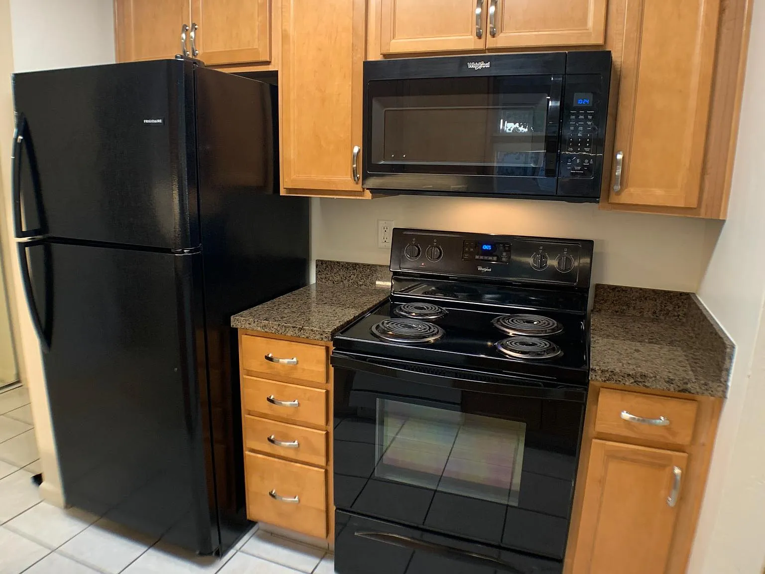 1 bed, 550 sqft, $2,375 — Photo 3