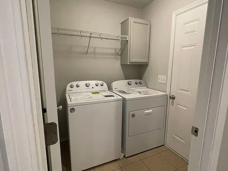 2202 W Jonquil Ln — Photo 6