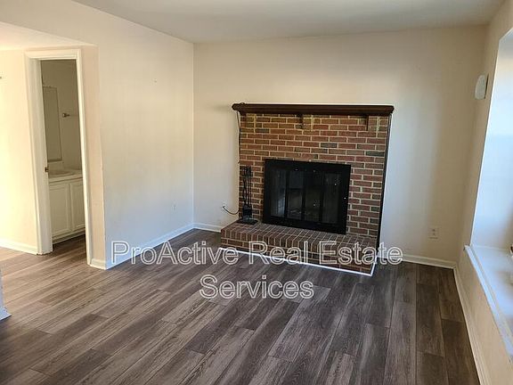 4th image of 4016 Reese Dr S