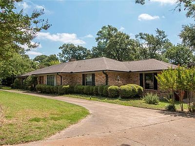 1st image of 106 Rolling Hills Dr