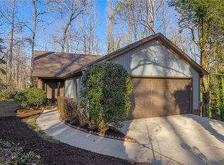 105 Oak Ridge Ct, Greer, SC 29650