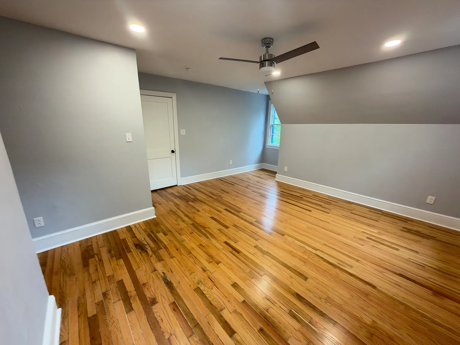 845 Hundley St — Photo 3