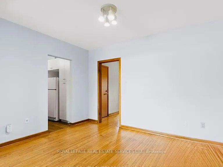 50 Peter St N #2 — Photo 14