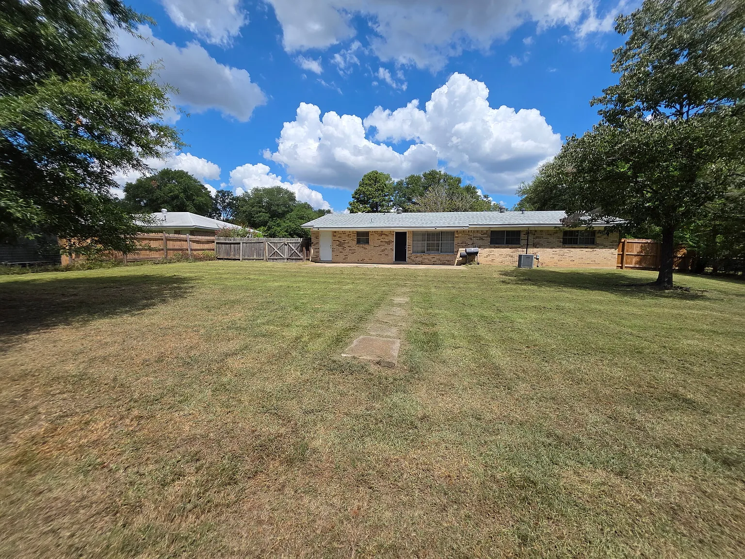 3 bed, 1467 sqft, $1,400 — Photo 4