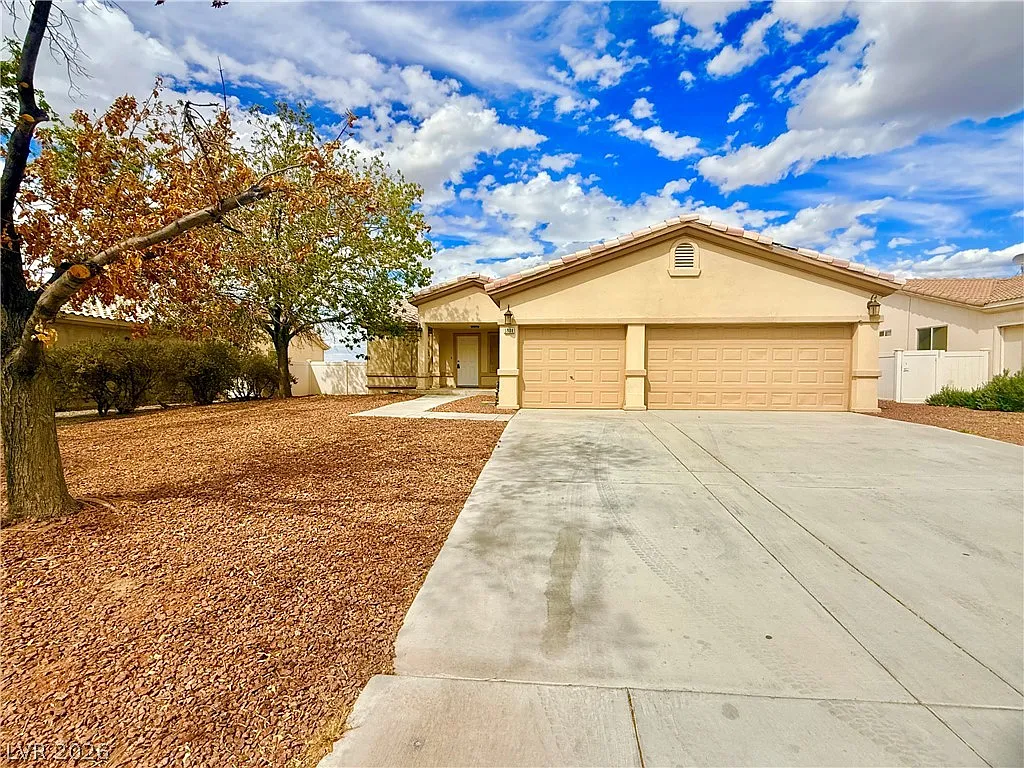 3 bed, 2.0 bath, 1666 sqft, $1,800 — Photo 1