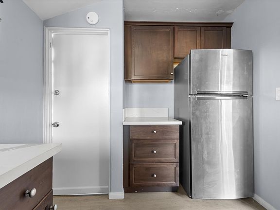 4th image of 4034 Mississippi St #40