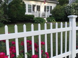 28 Thomas St, Camden, ME 04843