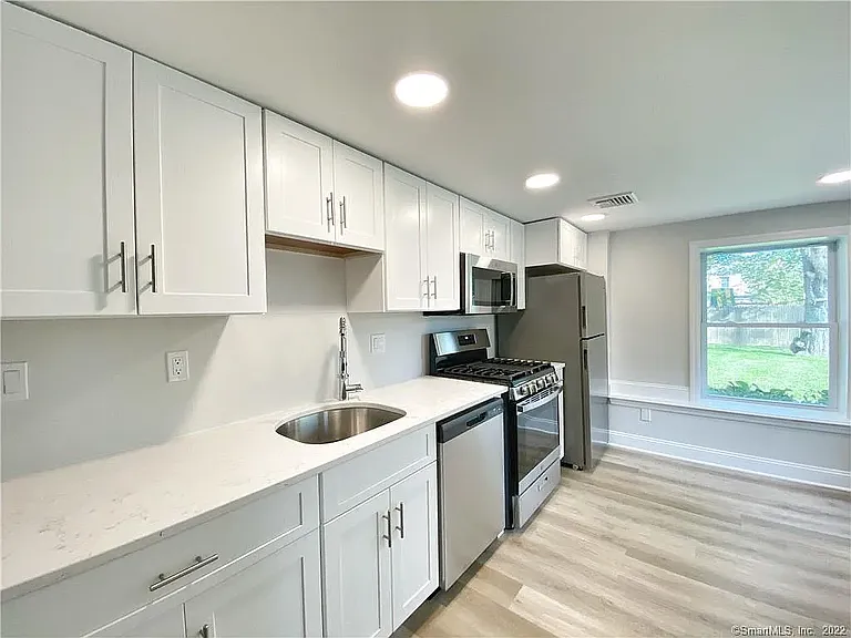 96 Cold Spring Rd #1 — Photo 2