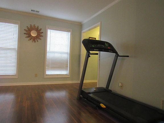 4th image of 893 Burkewood Dr