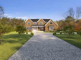 34 Old Main Rd, Quogue, NY 11959