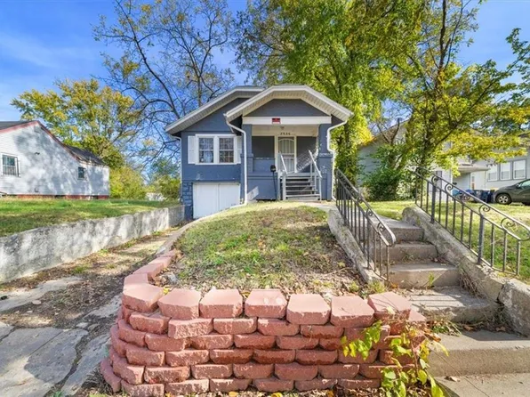 7325 Walrond Ave, Kansas City, MO 64132