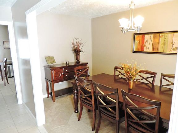 3rd image of 3868 Thresher St