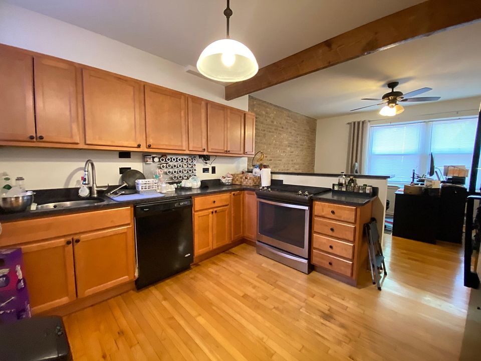 1st image of 3750 N Pine Grove Ave APT 1E