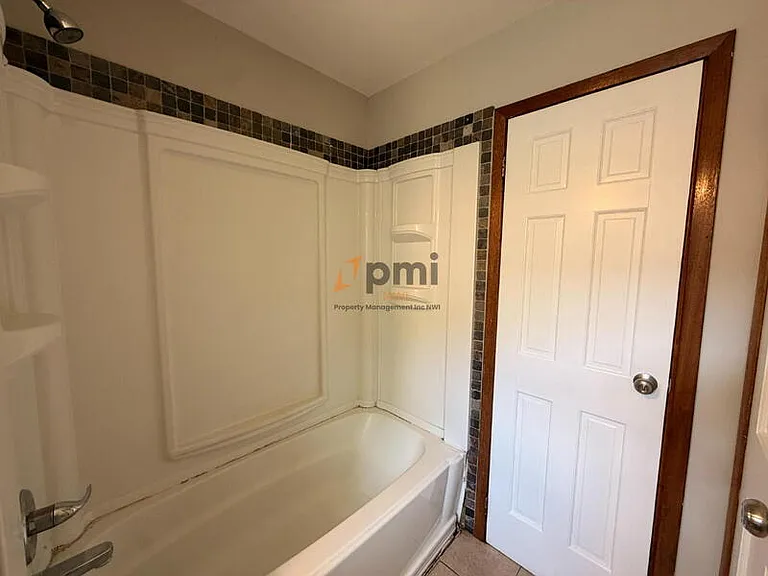 6320 Rhode Island Ave — Photo 8