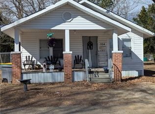 204 Warwick Mill Rd, Lumberton, NC 28358