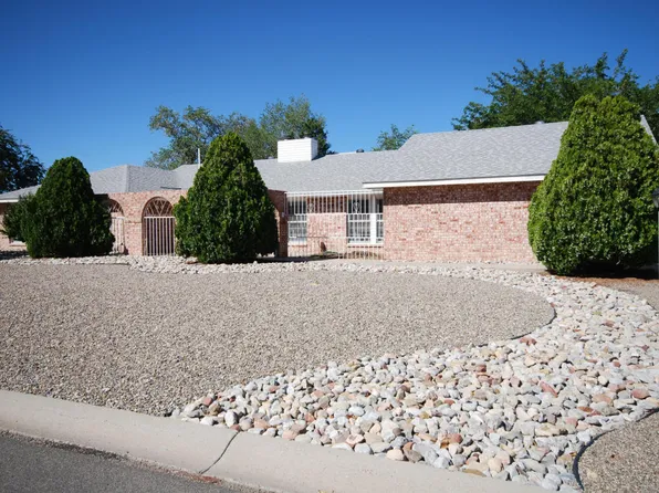 933 Fringe Ct SE, Rio Rancho, NM 87124