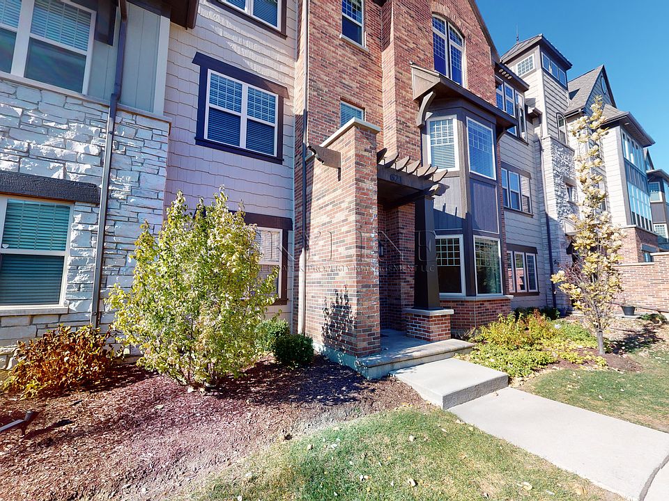 1st image of 621 Parkside Ct
