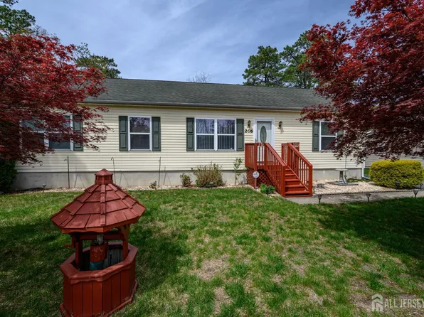 206 Iriquois Trl, Browns Mills, NJ 08015