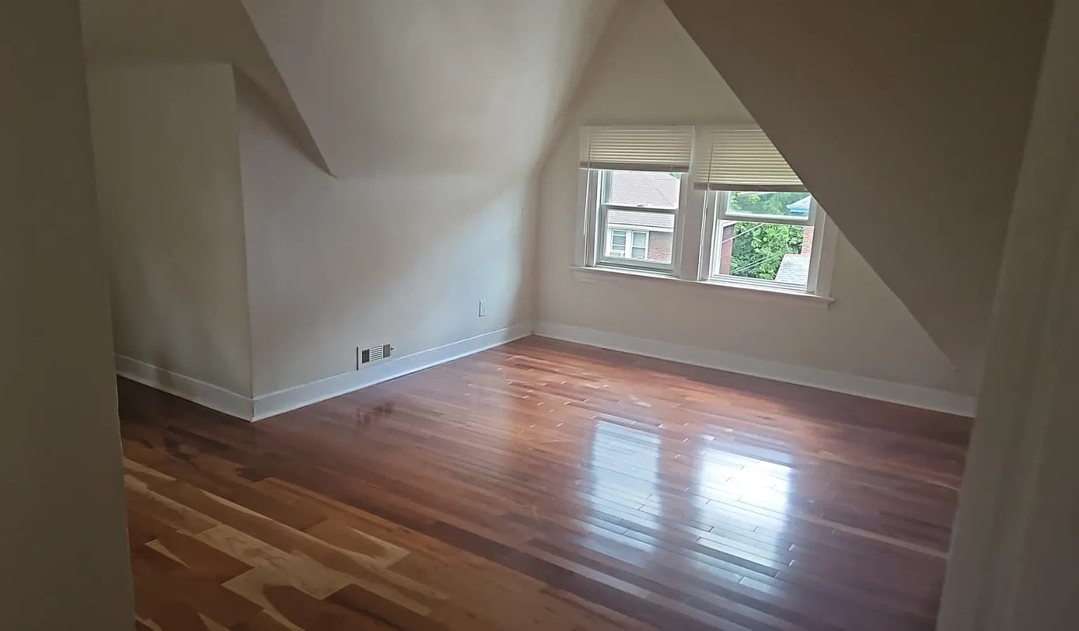 4 bed, 1750 sqft, $2,500 — Photo 2