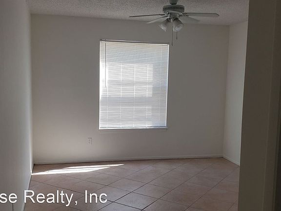 5th image of 116 Reserve 112 Cir