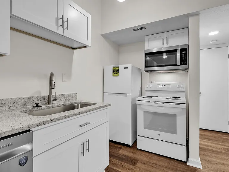 133 Hampton Club Dr #3 — Photo 9