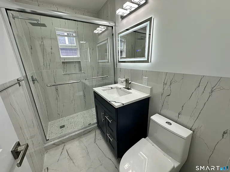 332 Robbins St — Photo 11