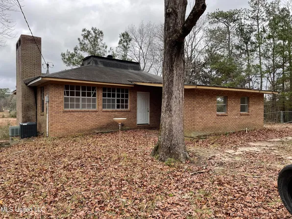 39 Lakeview Dr, Wiggins, MS 39577