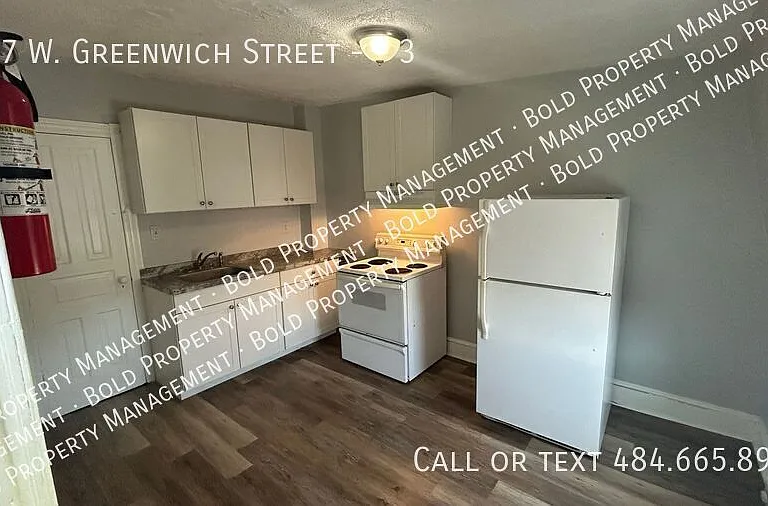 207 W Greenwich St #3 — Photo 1