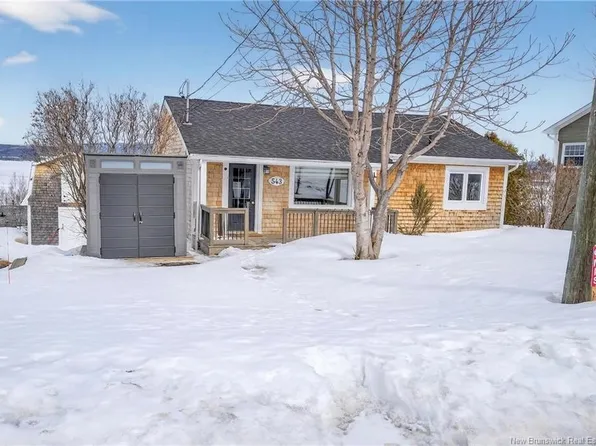 543 Montgomery St, Dalhousie, NB E8C 2B5