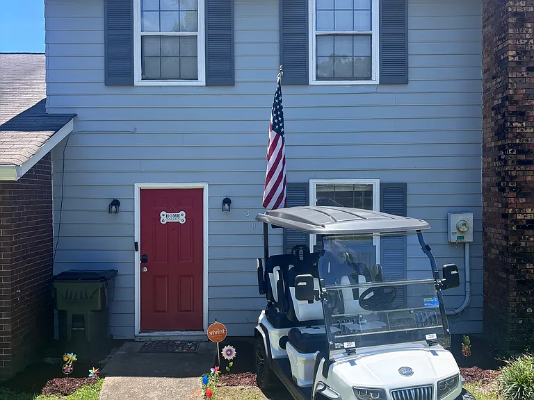 303 Leisure Lake Dr — Photo 1