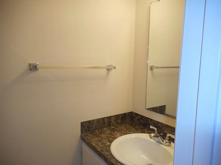 1112 Camden Ave — Photo 5