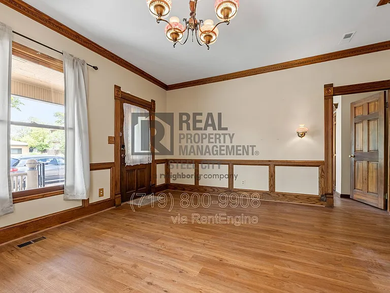 512 W 10th St #W — Photo 7