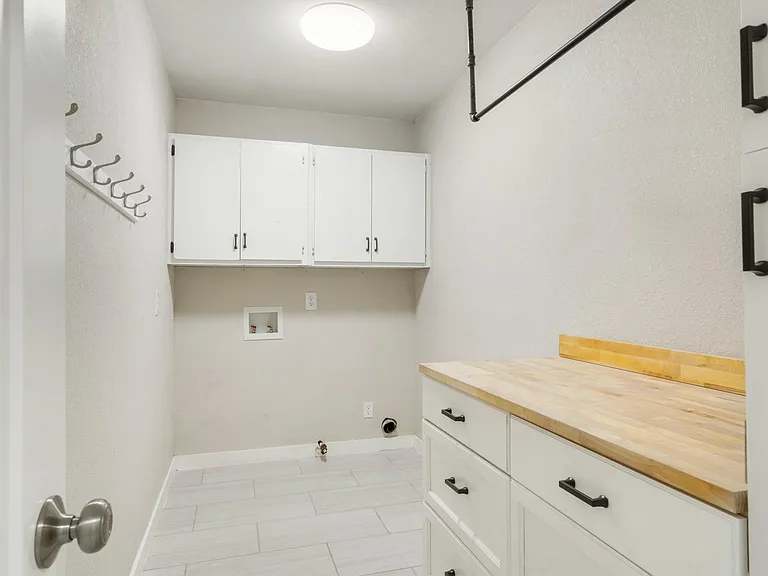 1811 S 148th West Ave — Photo 26